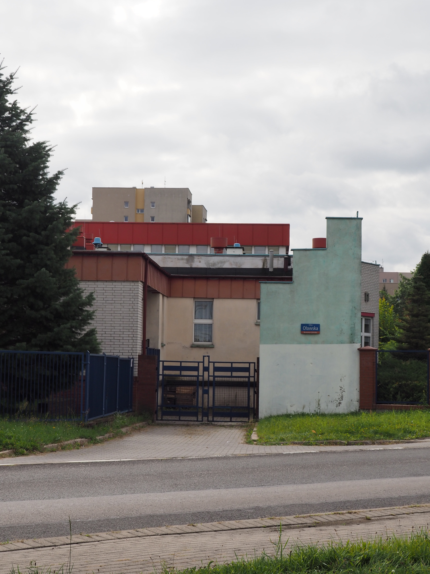 Zdjęcie architektury budynku Szkoła Podstawowa nr 341 im. Twórców Literatury Dziecięcej